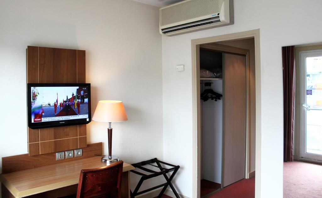 Kyriad Hotel Clermont Ferrand Centre Εξωτερικό φωτογραφία